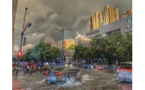 8.7郑州暴雨再敲警钟！博物馆如何筑牢文物保护的抗洪防线？联康展柜为您深入